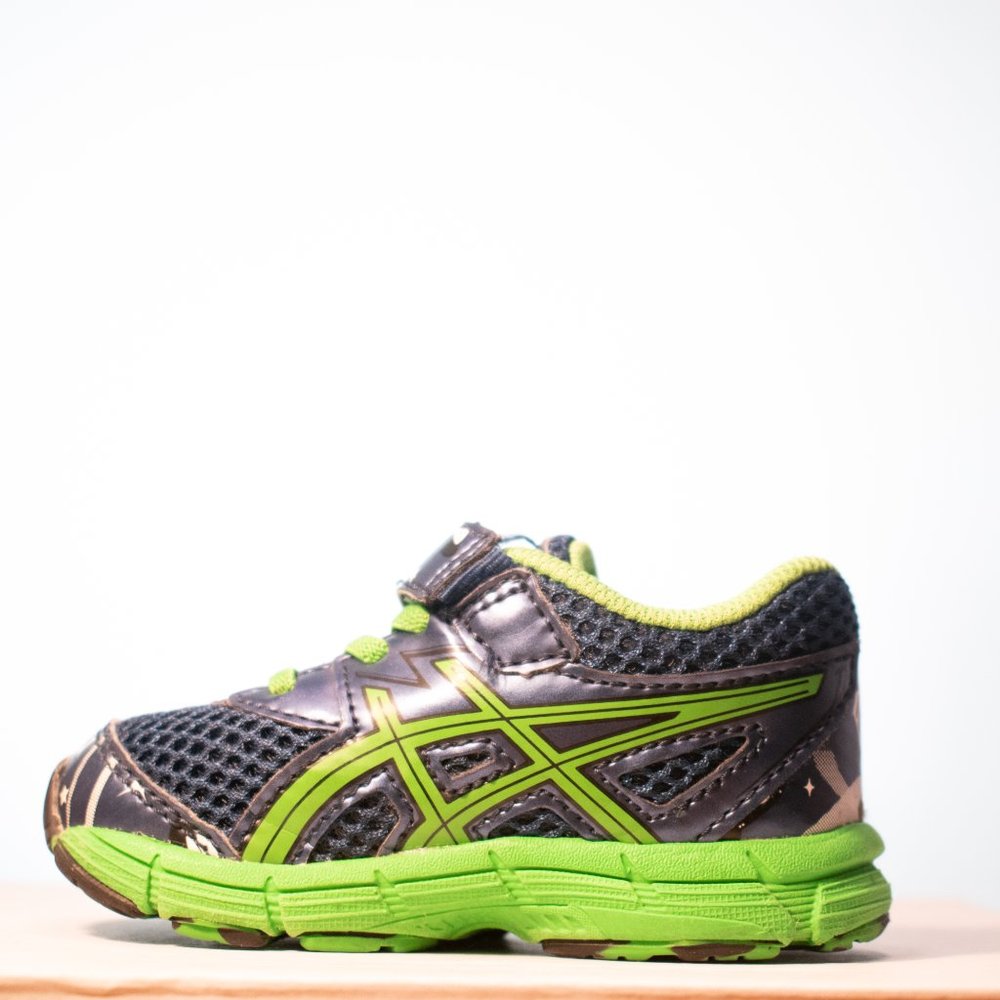 💚🖤Green & Black Asics Boys Sneaker | Size K5 - Picture 5 of 7
